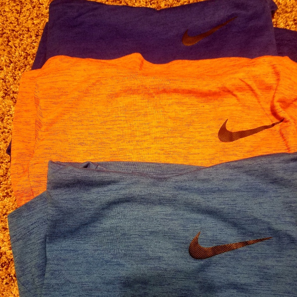 (Sold) Nike shirt bundle